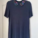 Featured thumbnail for Blouse Max Mara Week-end bleu marine avec col broderie perles