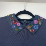 Thumbnail for Blouse Max Mara Week-end bleu marine avec col broderie perles
