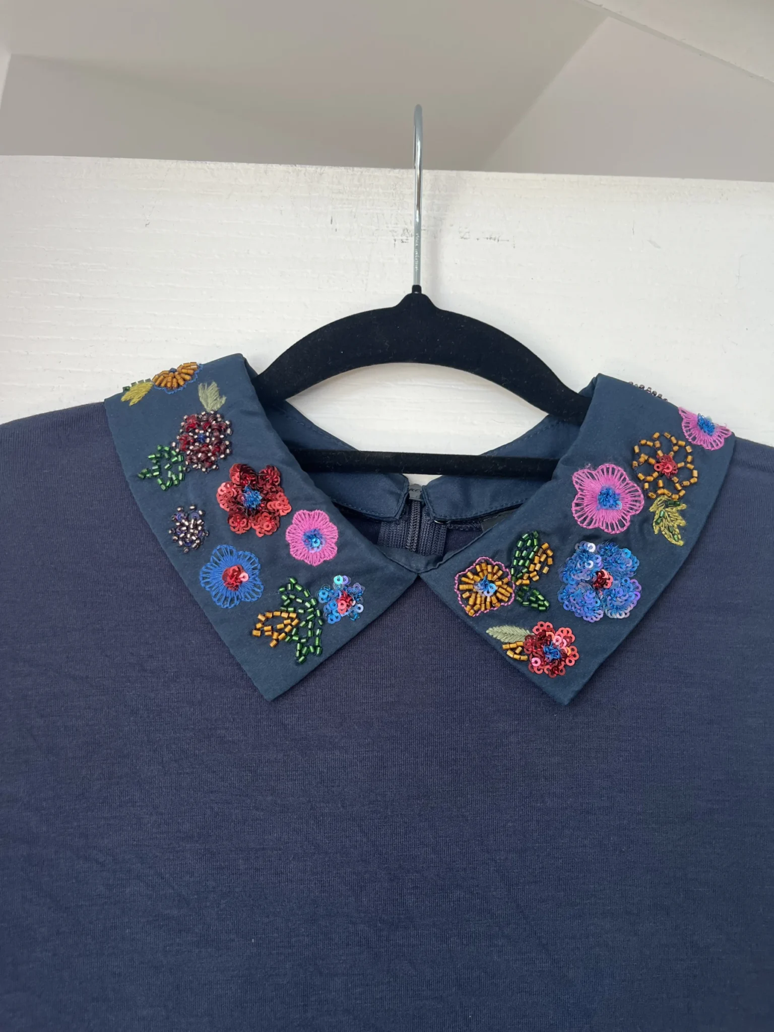 Image for Blouse Max Mara Week-end bleu marine avec col broderie perles