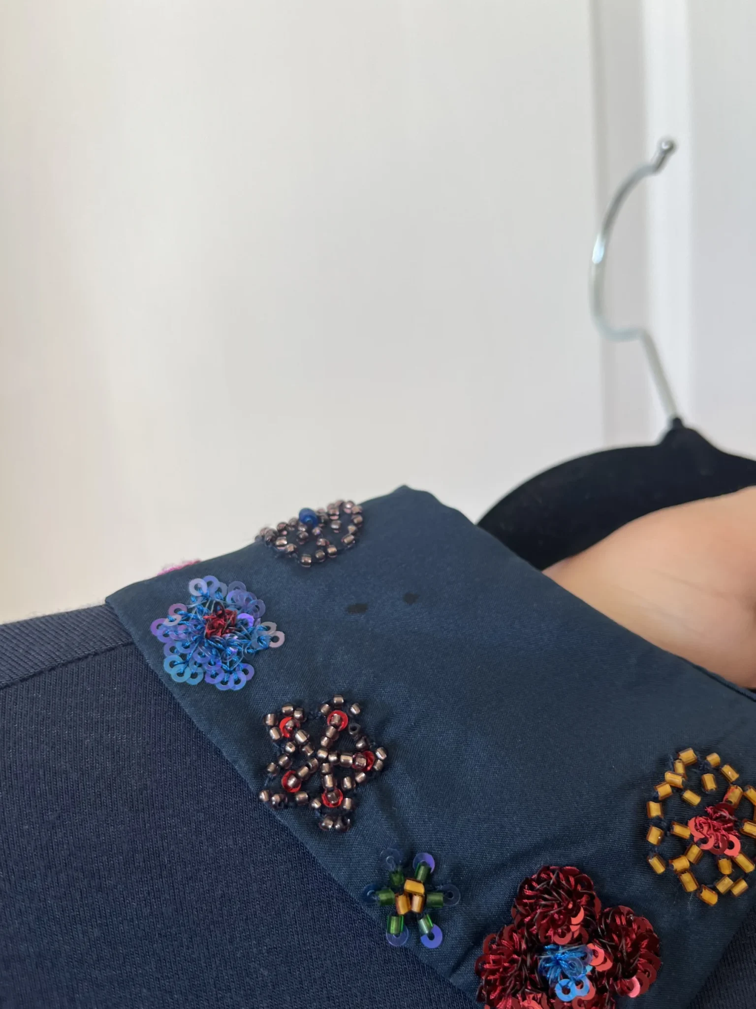Image for Blouse Max Mara Week-end bleu marine avec col broderie perles