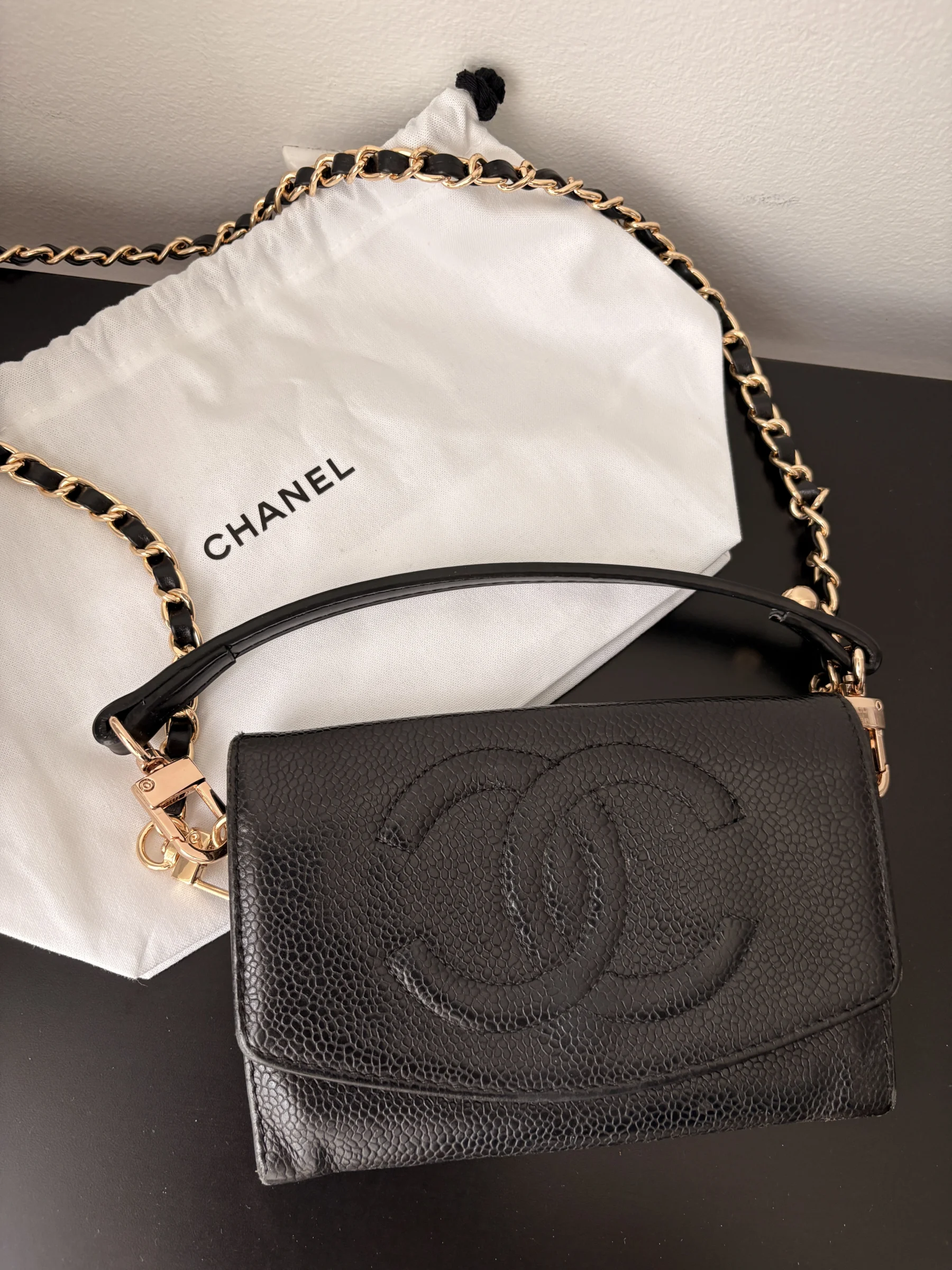 Authentic Chanel porte-feuille avec chaine Upcycle Chanel seconde main