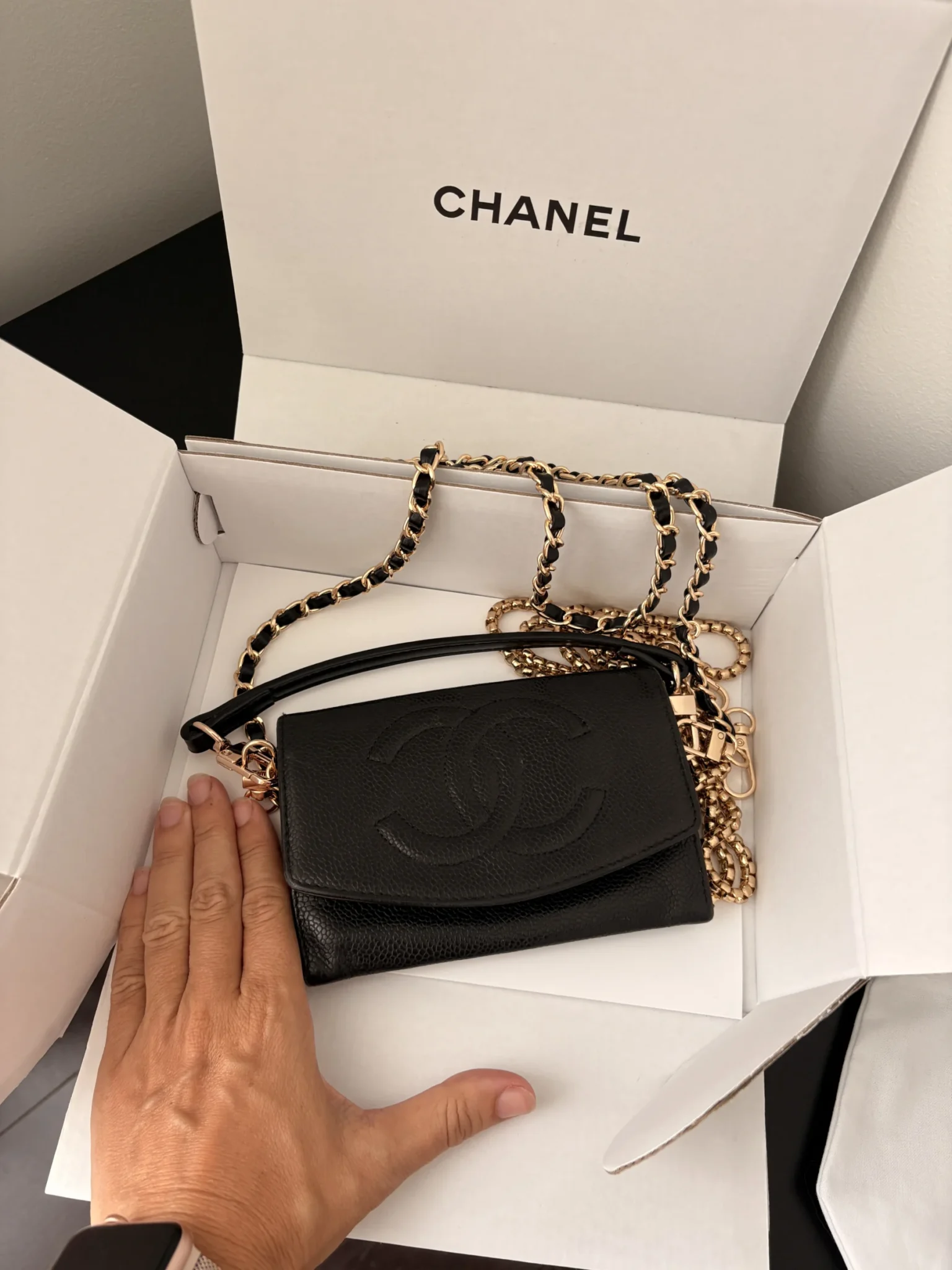 Image for Authentic Chanel porte-feuille avec chaine Upcycle