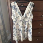 Featured thumbnail for Robe bleue et blanche
