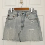 Featured thumbnail for Jupe en jeans bleu clair Levi's taille 26