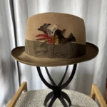 Featured thumbnail for Authentique Chapeau Fedora Vintage BILTMORE – Fabriqué au Canada – Taille 6 ¾ (54 cm)