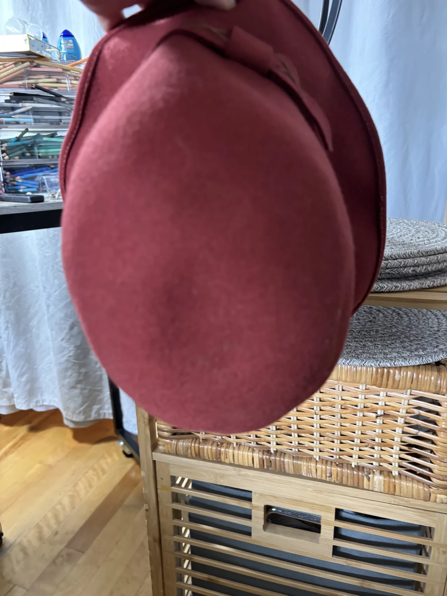 Image for Chapeau Cloche Vintage Kaye Lynn (100% Laine) –  Style Années 20 -56 centimètres, ce qui équivaut taille M
