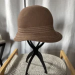 Featured thumbnail for Chapeau cloche Vintage en laine Dobbs Fifth Avenue (Made in USA)