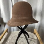 Thumbnail for Chapeau cloche Vintage en laine Dobbs Fifth Avenue (Made in USA)