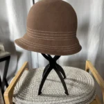 Thumbnail for Chapeau cloche Vintage en laine Dobbs Fifth Avenue (Made in USA)