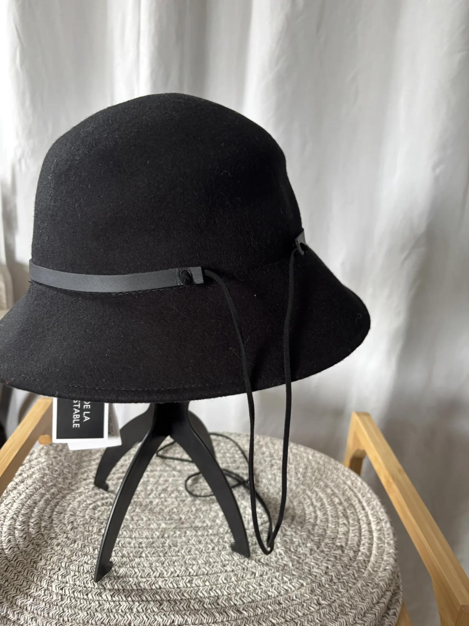 Image for Chapeau cloche Nine West noir 100 % laine – Neuf avec étiquettes (Prix d'origine : 68 $)