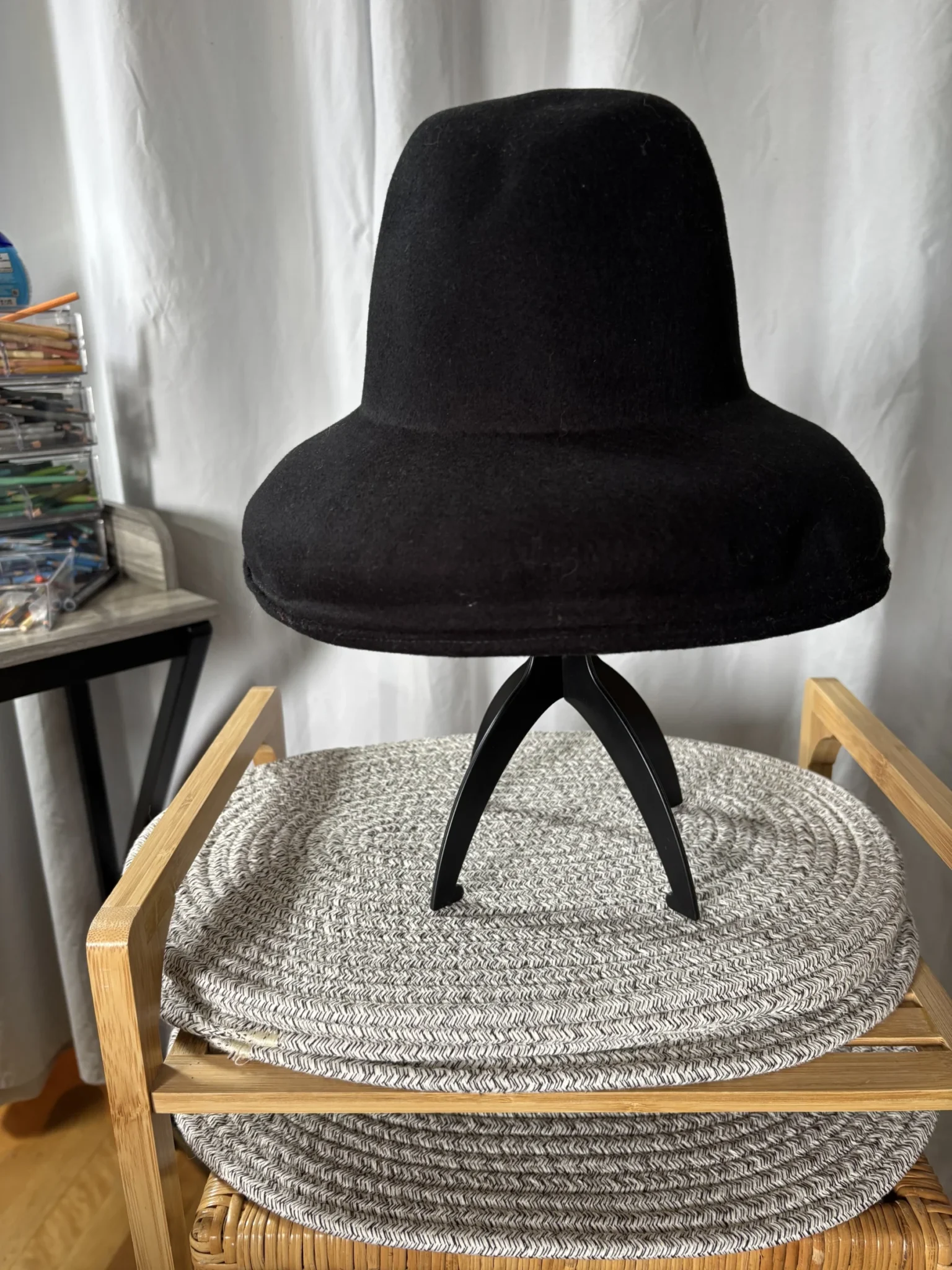 Featured image for Chapeau vintage 60s en feutre de laine "Doeskin" noir (Taille M / 22")