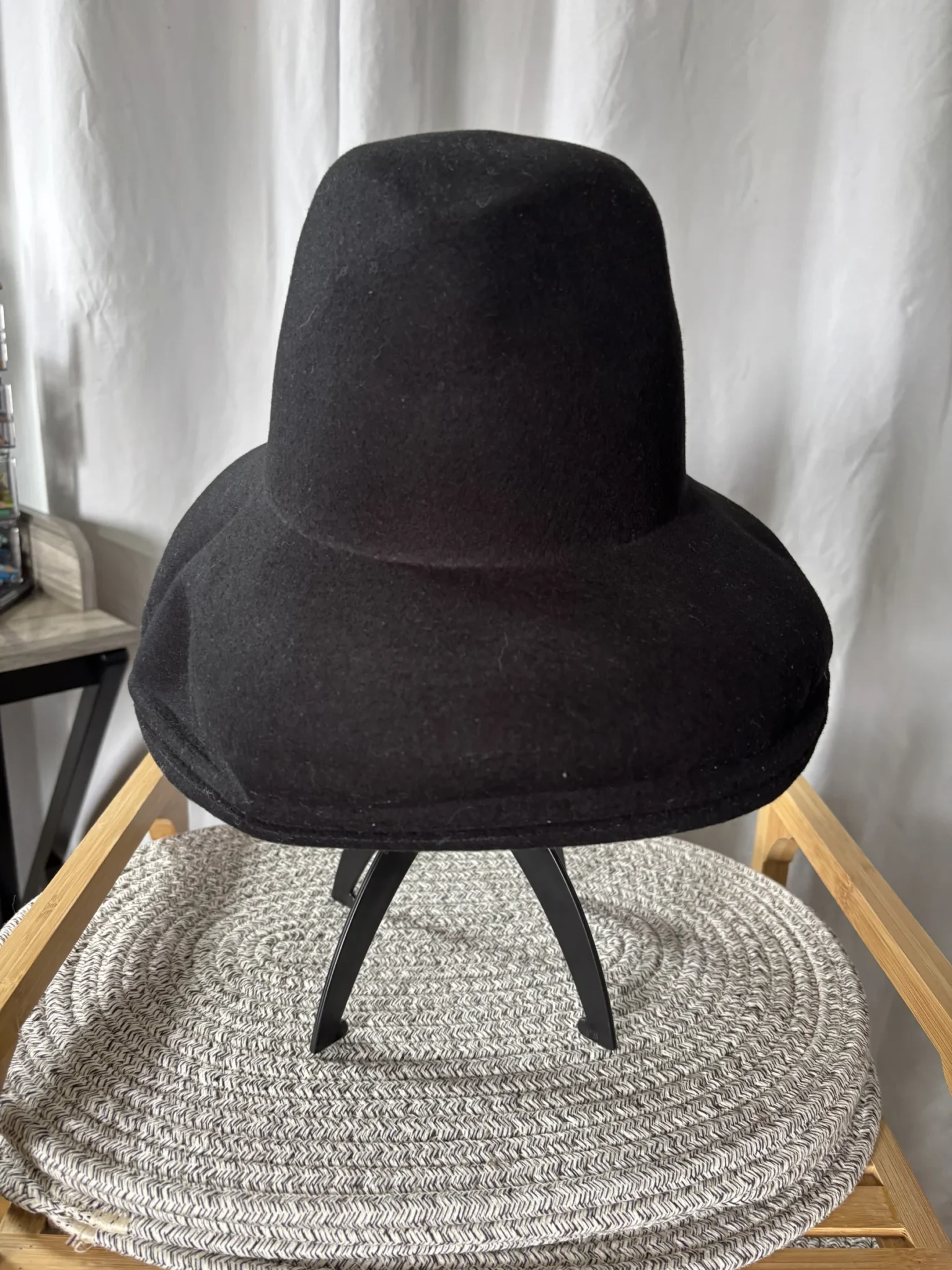 Image for Chapeau vintage 60s en feutre de laine "Doeskin" noir (Taille M / 22")