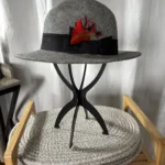 Featured thumbnail for Chapeau Fedora 100% Laine Parkhurst – Gris avec Plumes – Taille S (Petit)