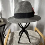 Thumbnail for Chapeau Fedora 100% Laine Parkhurst – Gris avec Plumes – Taille S (Petit)