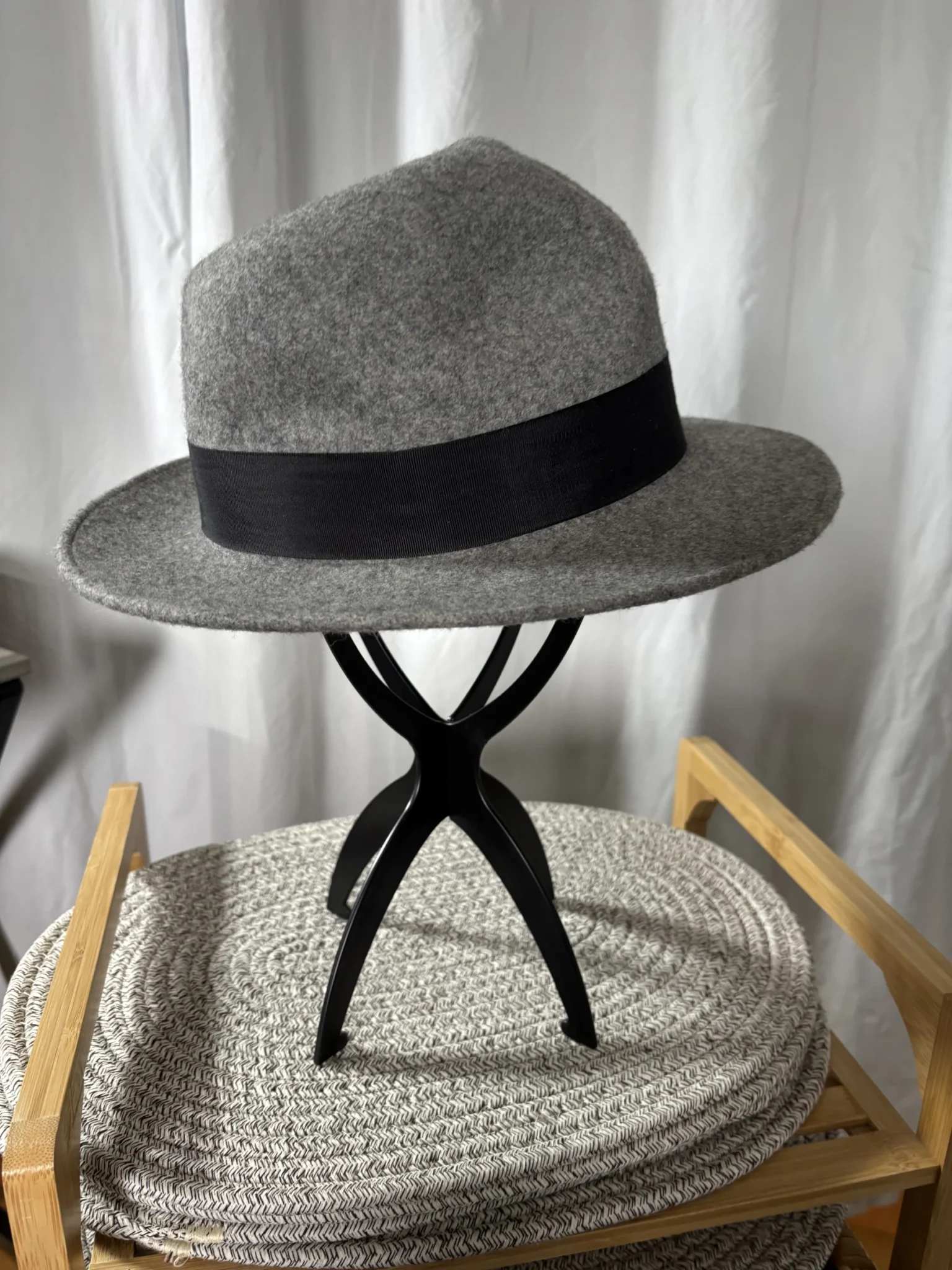 Image for Chapeau Fedora 100% Laine Parkhurst – Gris avec Plumes – Taille S (Petit)