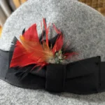 Thumbnail for Chapeau Fedora 100% Laine Parkhurst – Gris avec Plumes – Taille S (Petit)