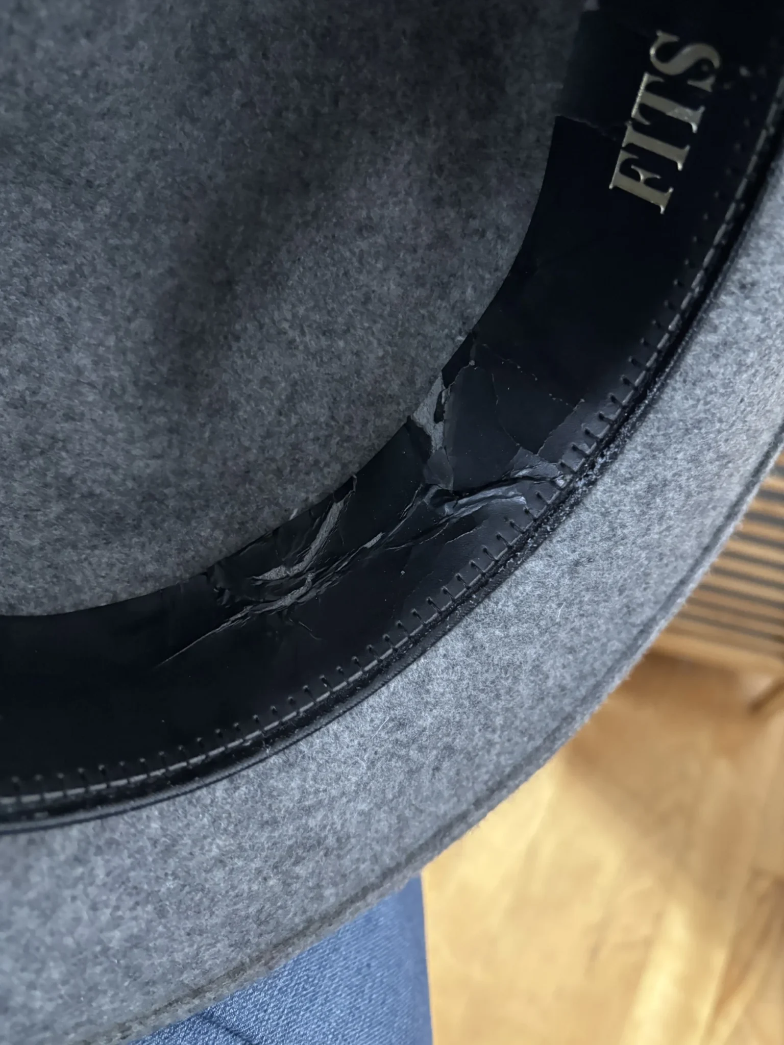 Image for Chapeau Fedora 100% Laine Parkhurst – Gris avec Plumes – Taille S (Petit)