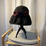 Featured thumbnail for Chapeau Cloche Vintage en Feutre de Laine Noir - Marque Américaine Bollman (Taille 22" / M)