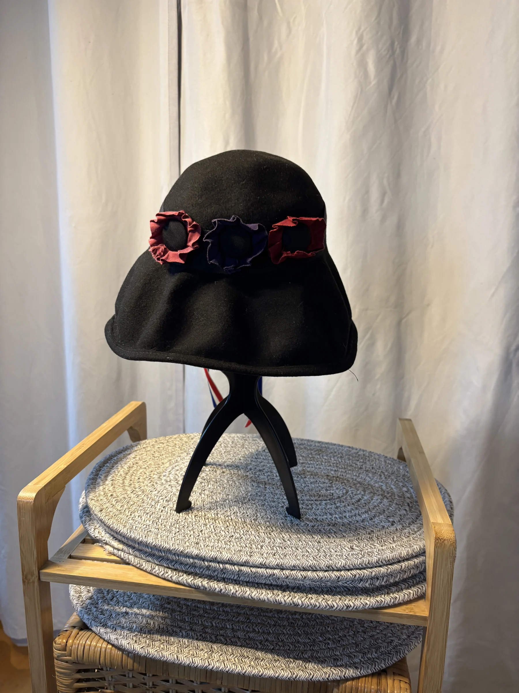 Chapeau Cloche Vintage en Feutre de Laine Noir - Marque Américaine Bollman (Taille 22" / M) *Autre seconde main