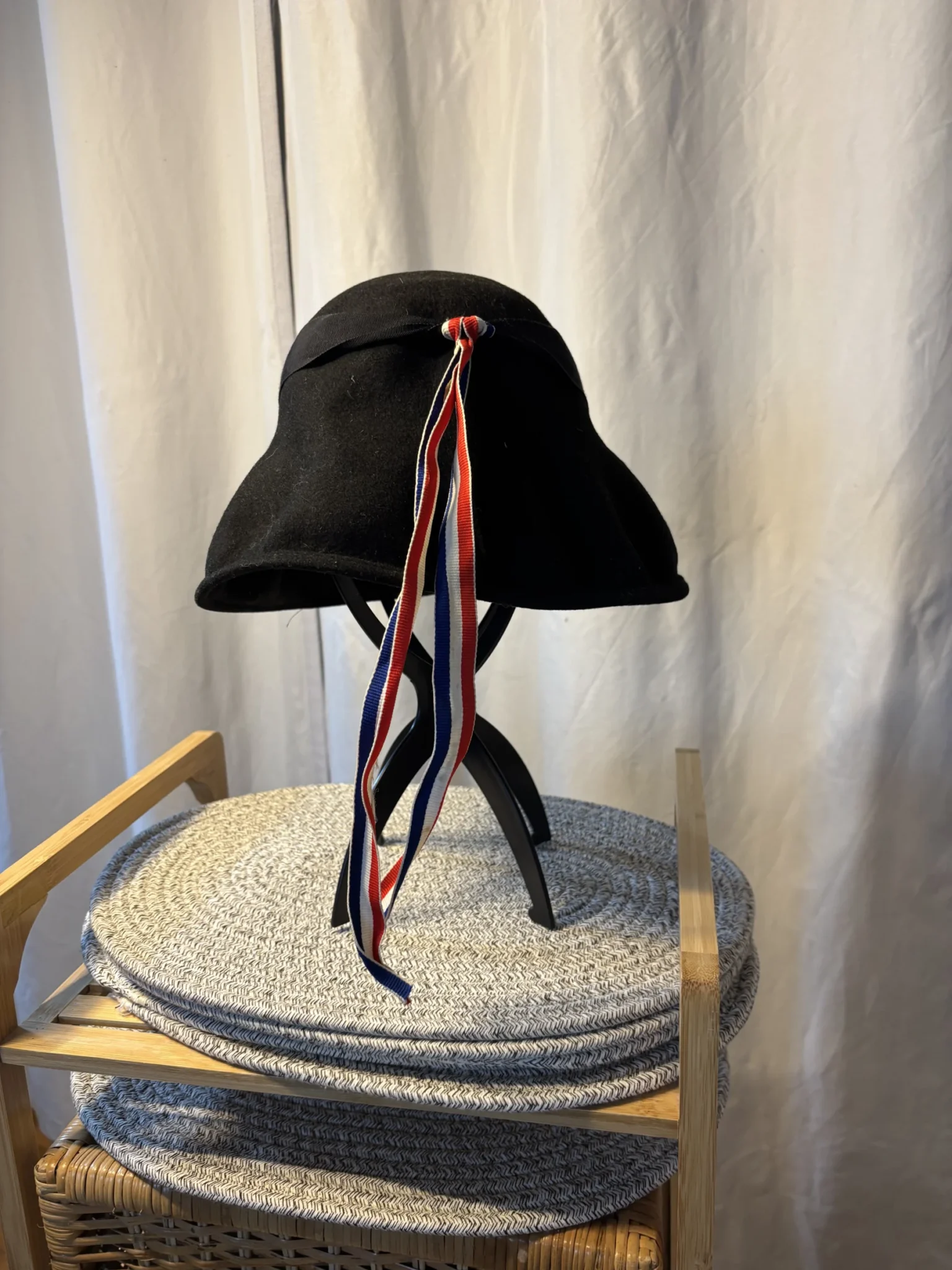 Image for Chapeau Cloche Vintage en Feutre de Laine Noir - Marque Américaine Bollman (Taille 22" / M)