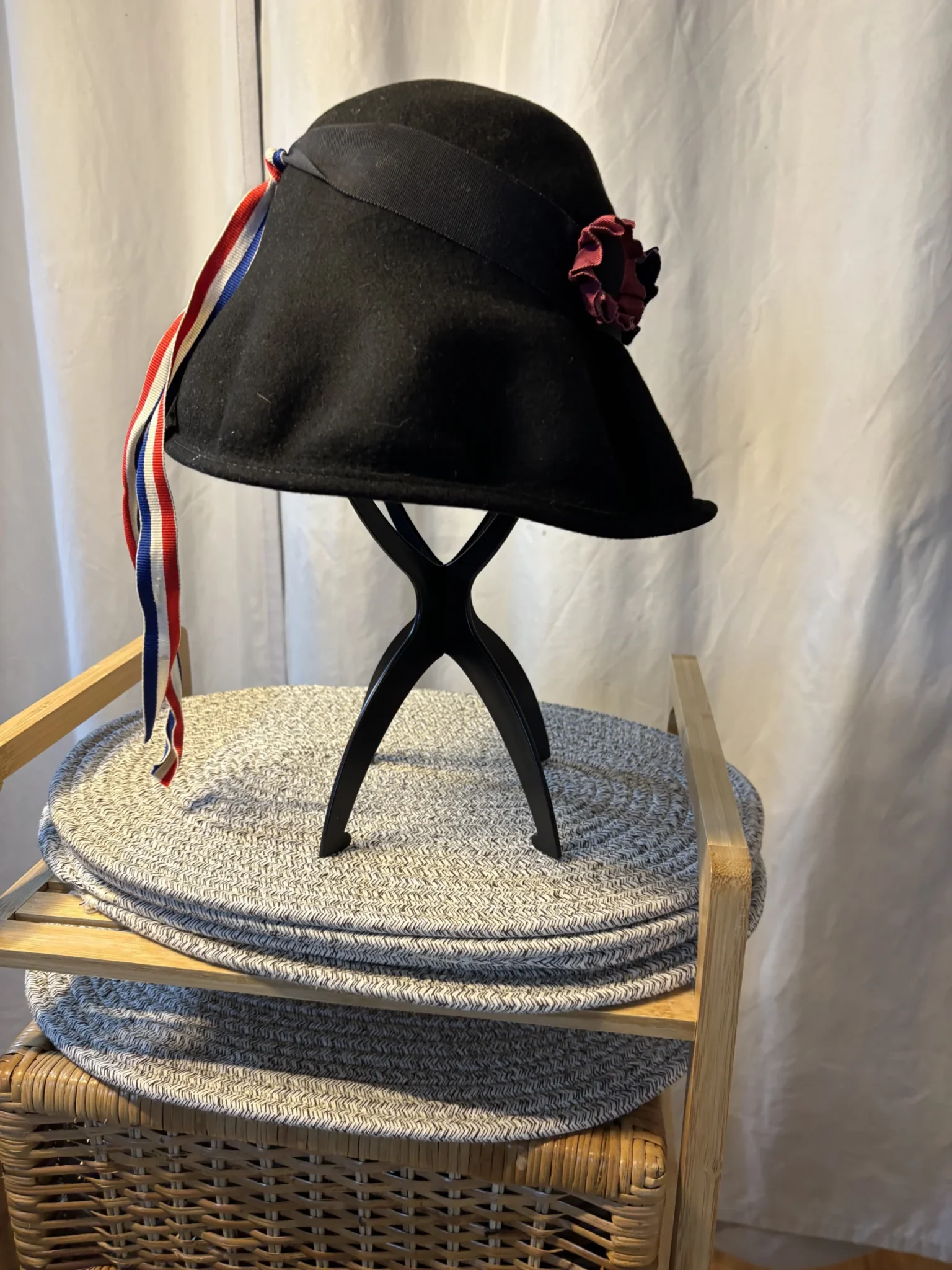 Image for Chapeau Cloche Vintage en Feutre de Laine Noir - Marque Américaine Bollman (Taille 22" / M)