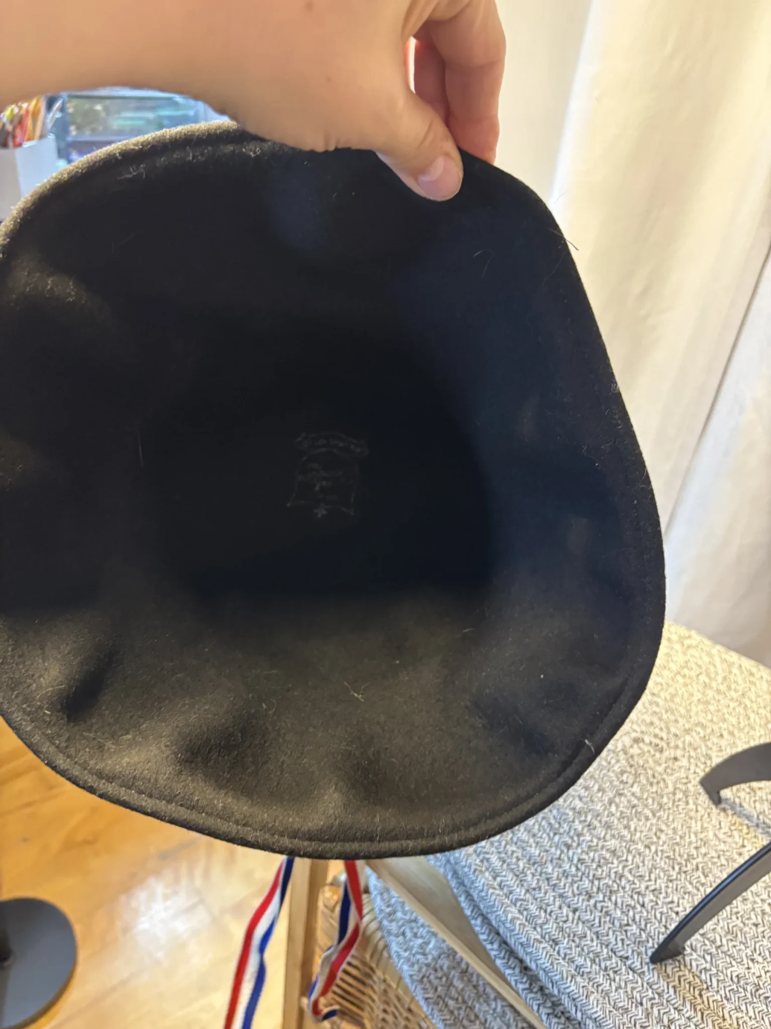 Image for Chapeau Cloche Vintage en Feutre de Laine Noir - Marque Américaine Bollman (Taille 22" / M)