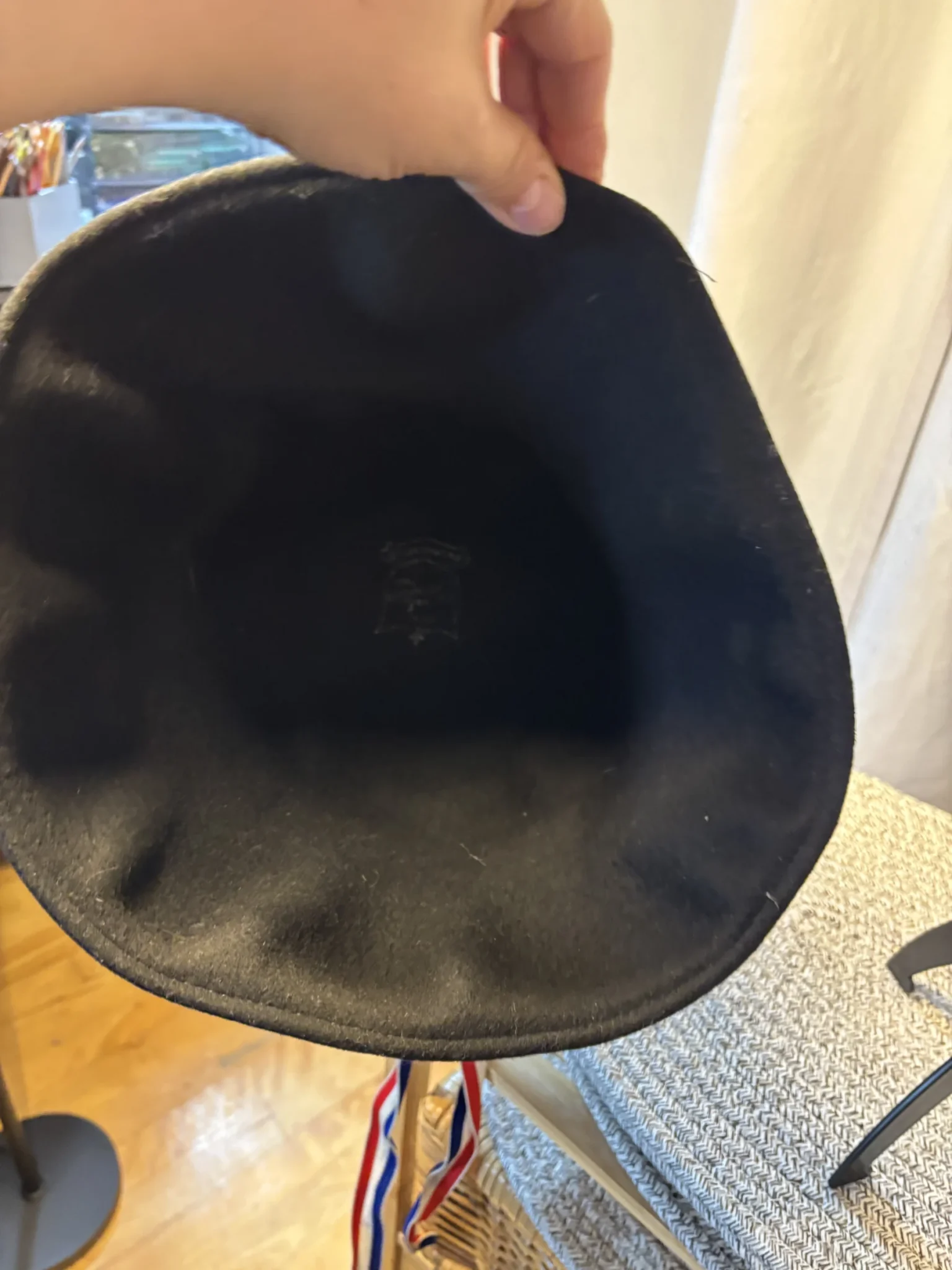 Image for Chapeau Cloche Vintage en Feutre de Laine Noir - Marque Américaine Bollman (Taille 22" / M)