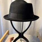 Thumbnail for Chapeau Fedora Noir en Laine « Le 31 » (Simons) - Fabriqué en Italie - Taille M/ 57
