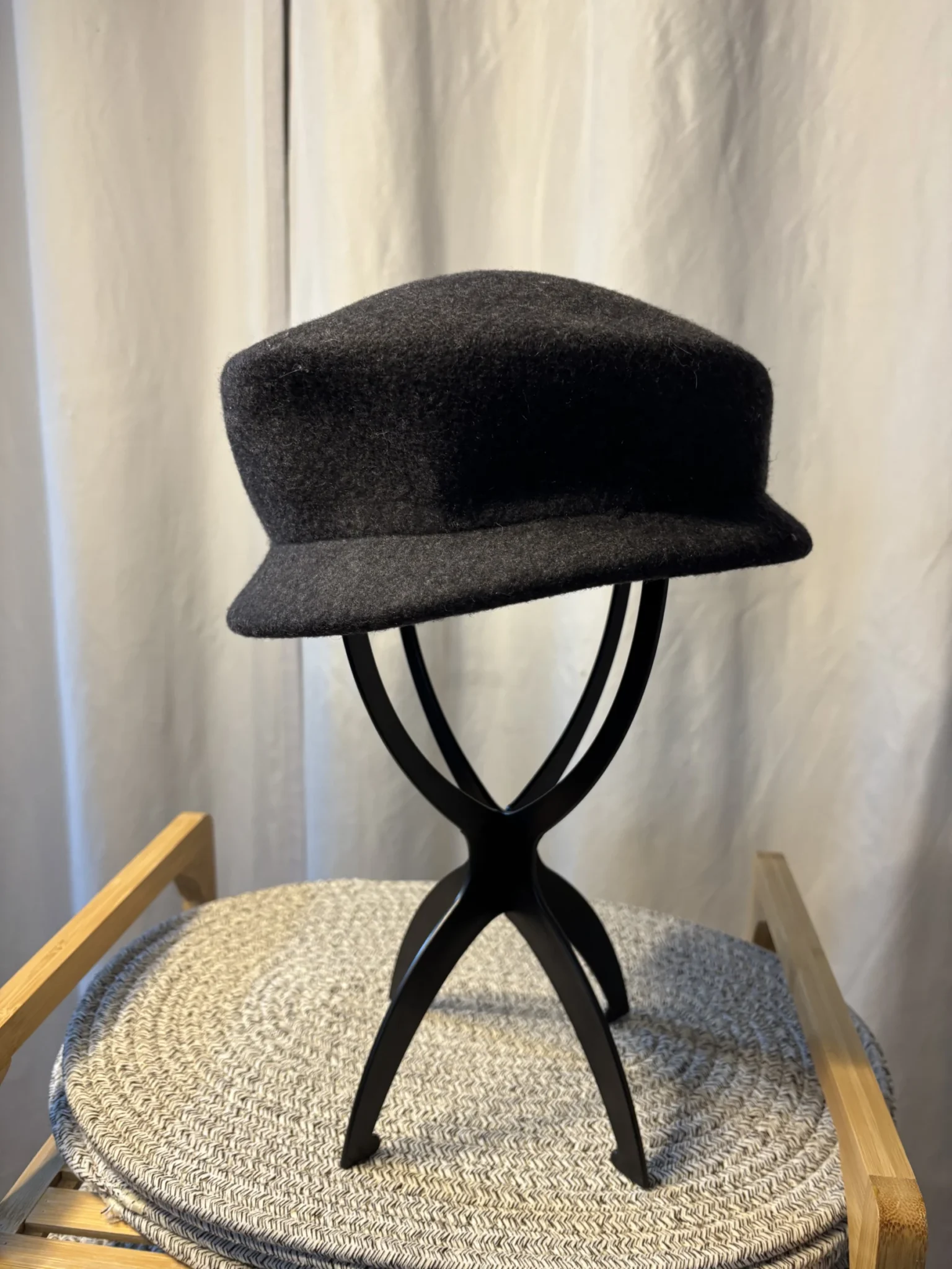 Image for Superbe Chapeau Cloche Vintage - Création Almar (Made in Canada)