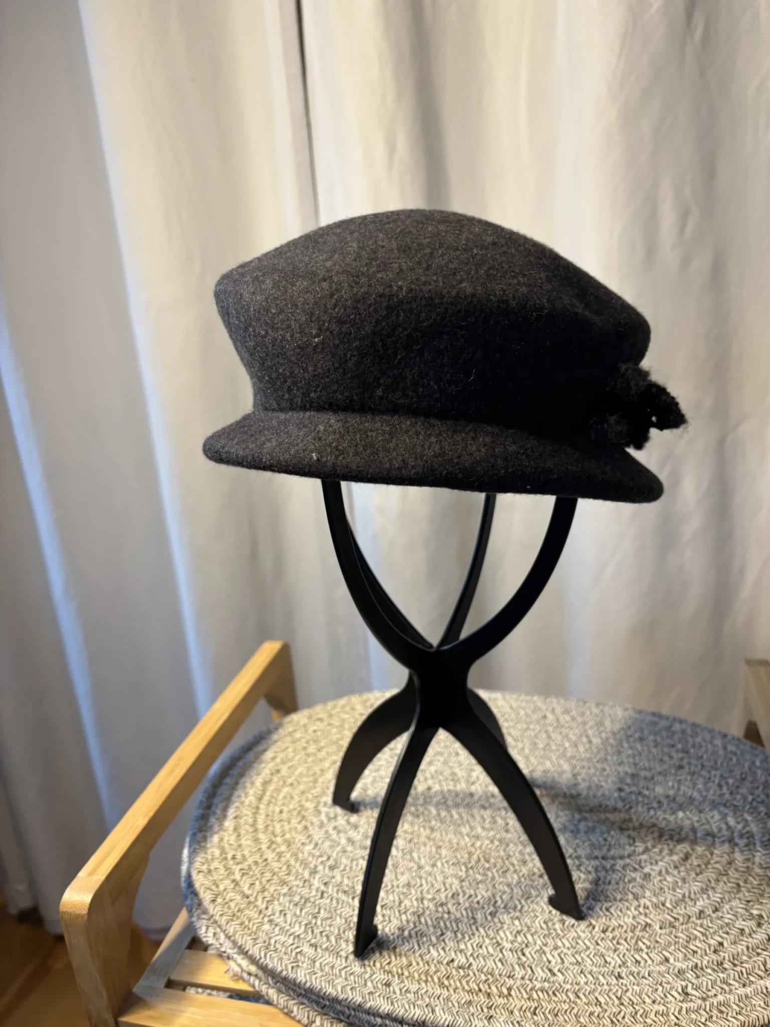 Image for Superbe Chapeau Cloche Vintage - Création Almar (Made in Canada)