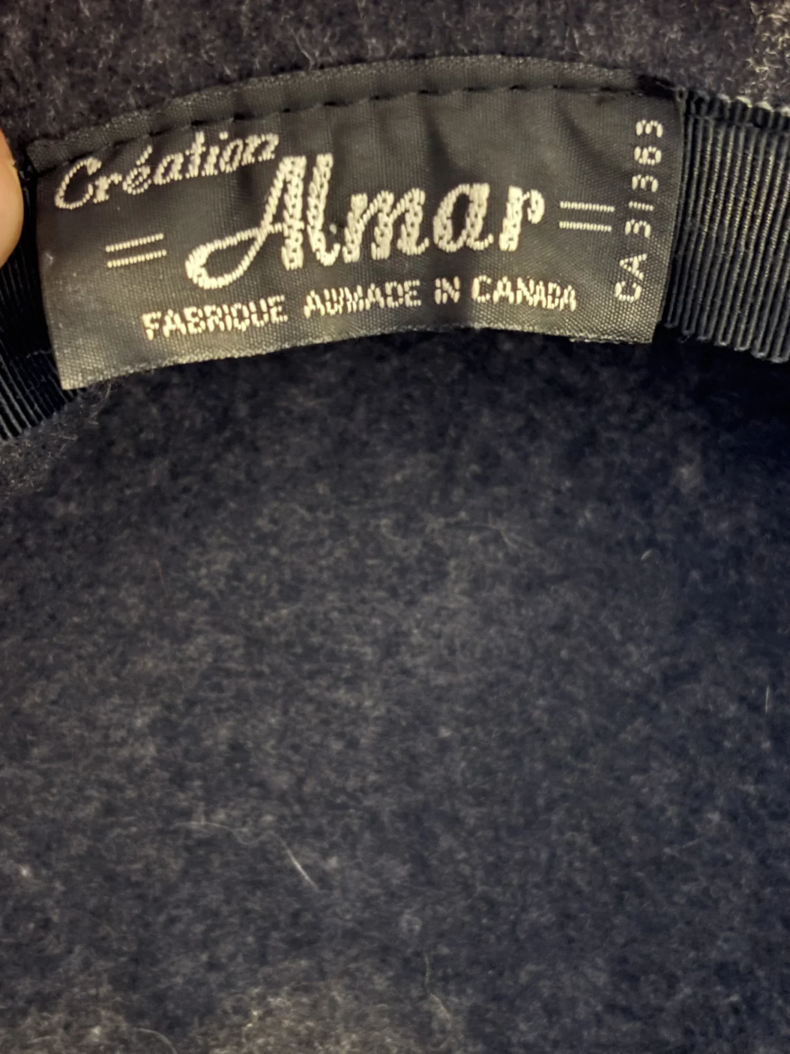 Image for Superbe Chapeau Cloche Vintage - Création Almar (Made in Canada)