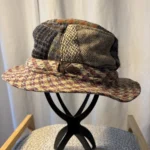 Featured thumbnail for Authentique Chapeau de Marche Irlandais en Tweed Donegal Vintage - Taille M (100% Laine)