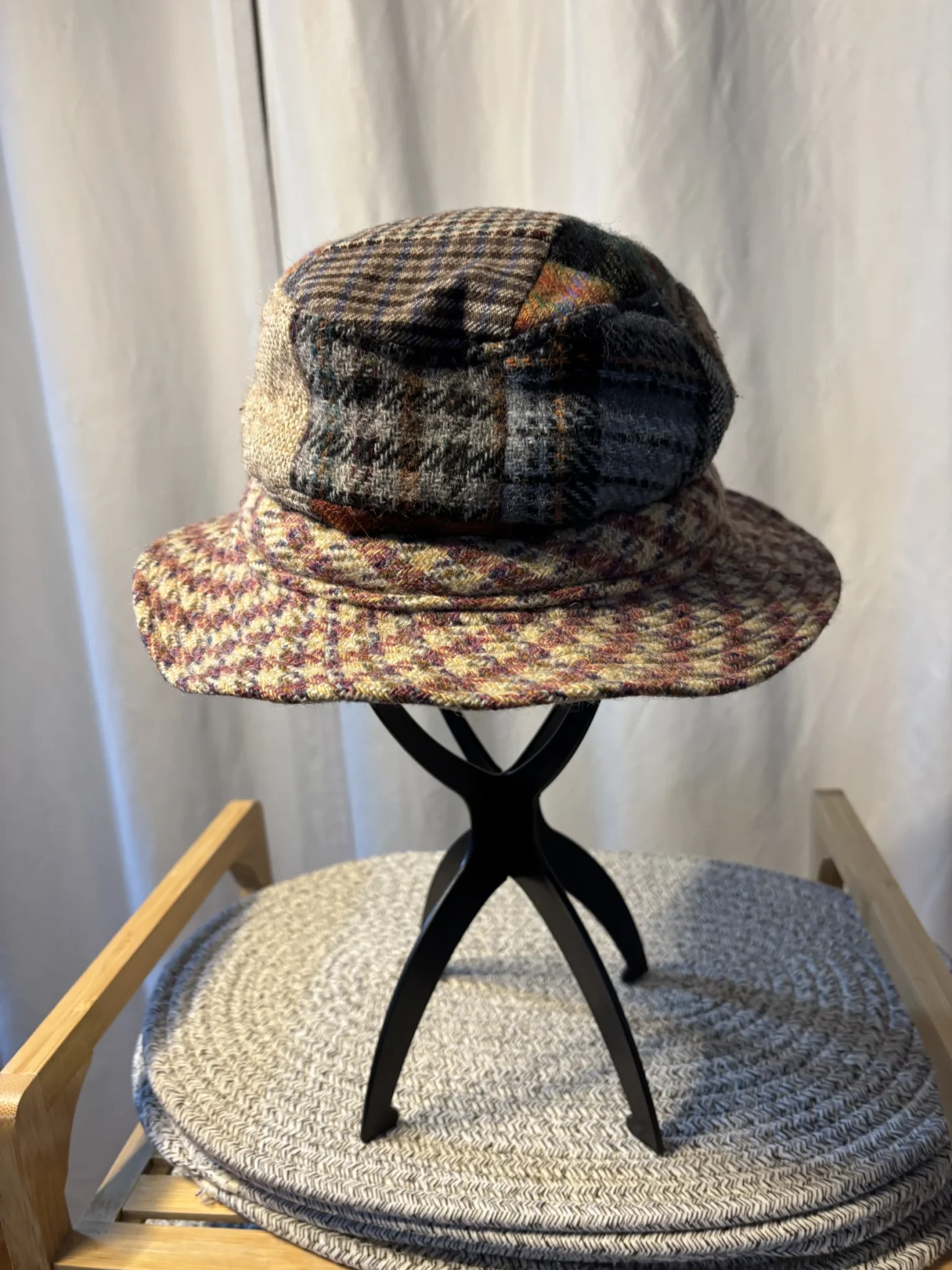 Image for Authentique Chapeau de Marche Irlandais en Tweed Donegal Vintage - Taille M (100% Laine)