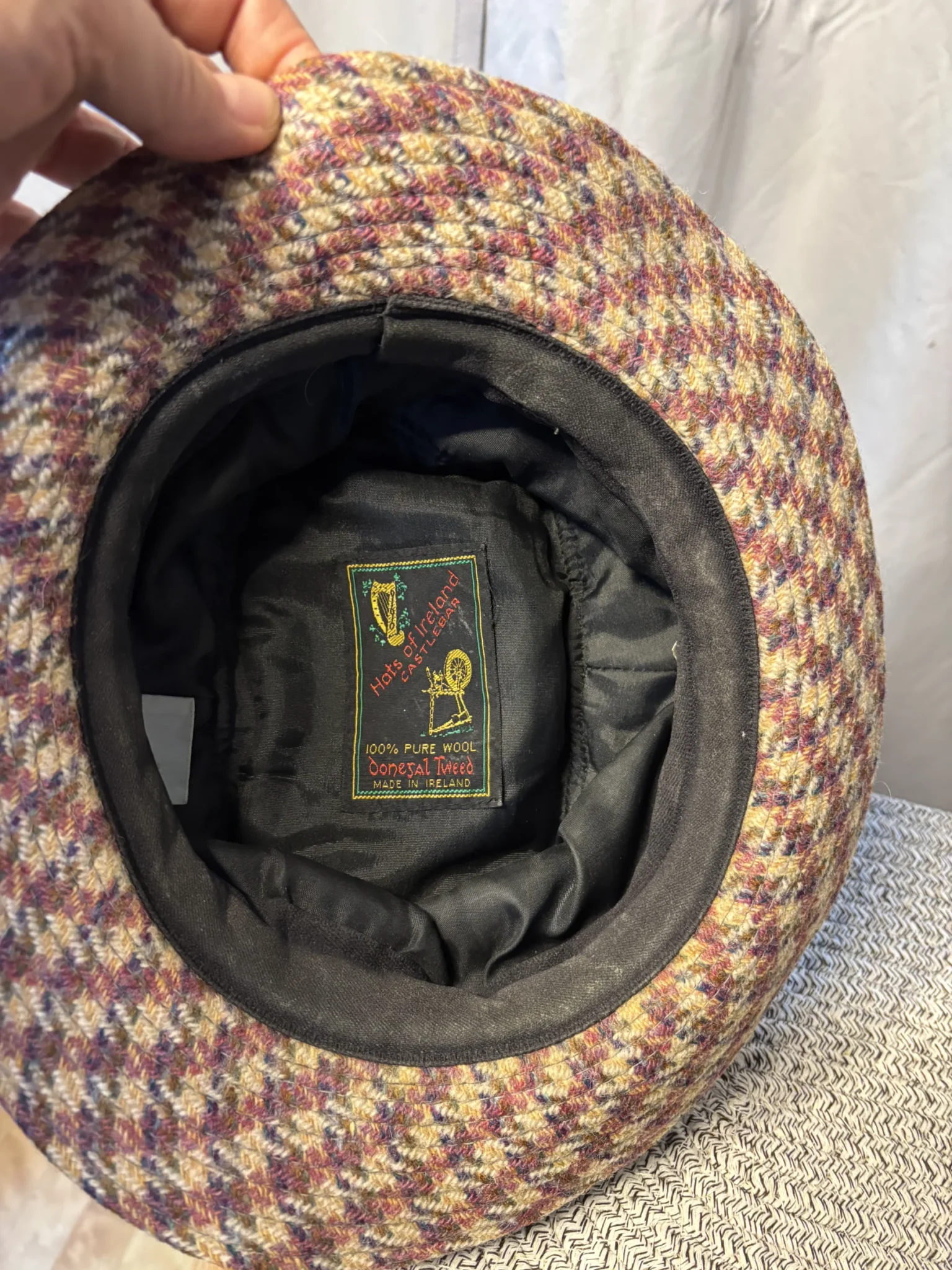 Image for Authentique Chapeau de Marche Irlandais en Tweed Donegal Vintage - Taille M (100% Laine)