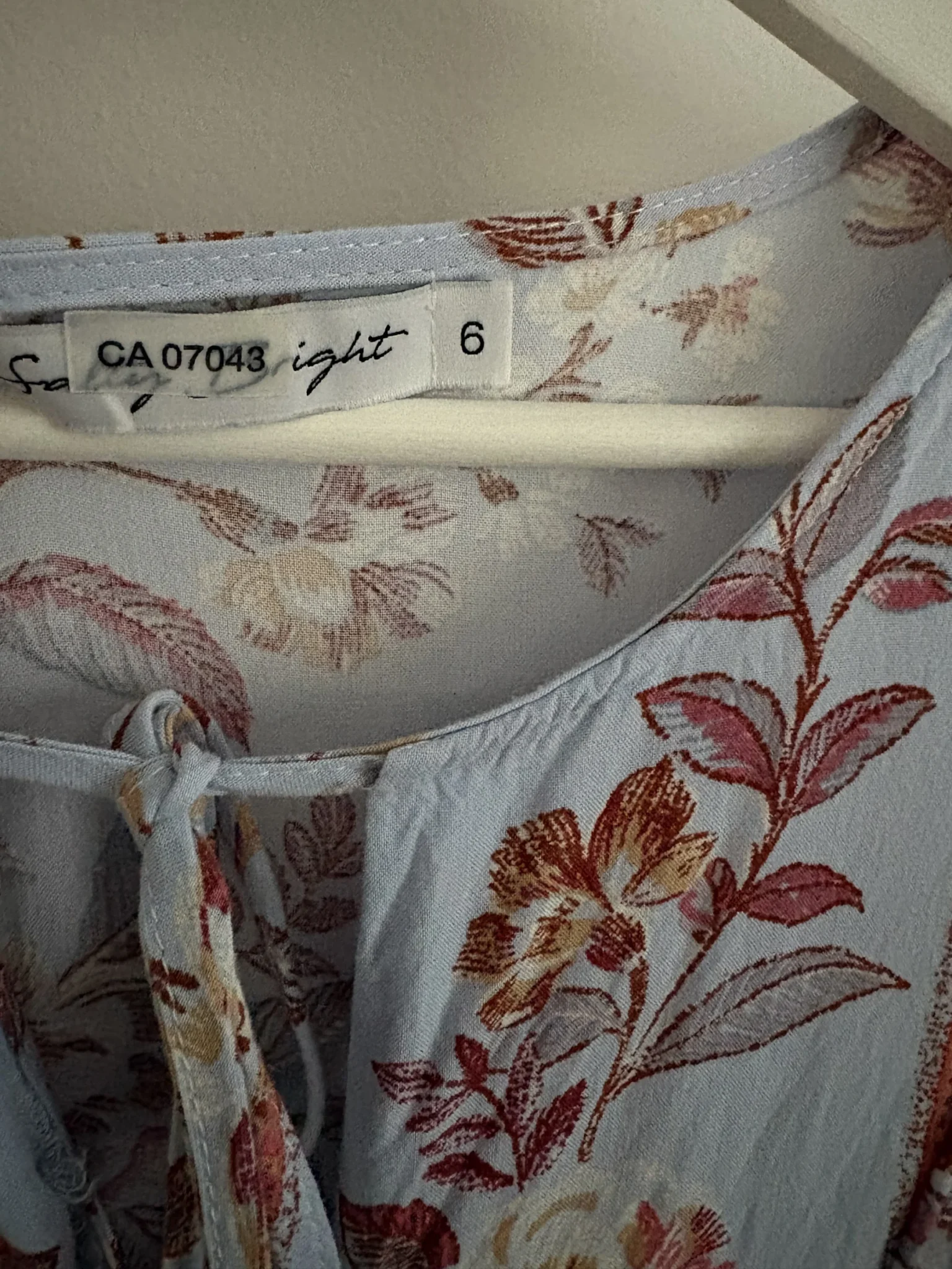 Image for Robe courte à motifs floraux