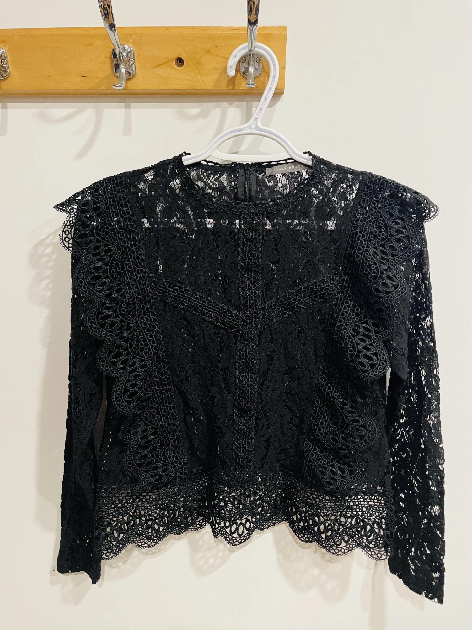 Hait dentelle et broderie Reitmans seconde main