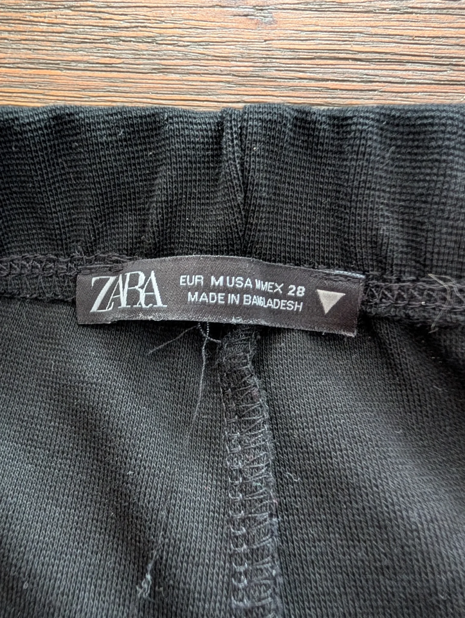 Image for Short court Zara