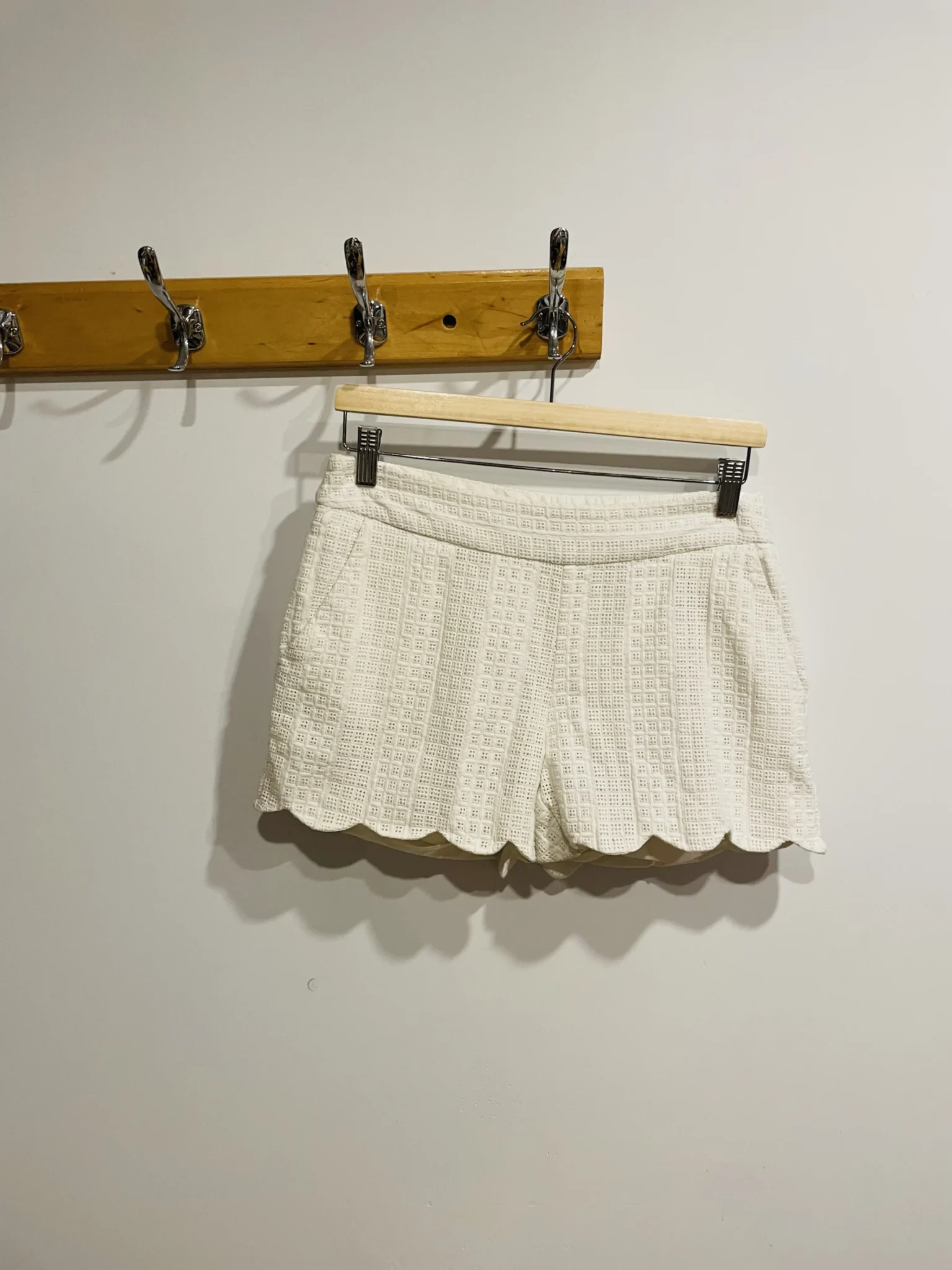 Featured image for Short dentelle