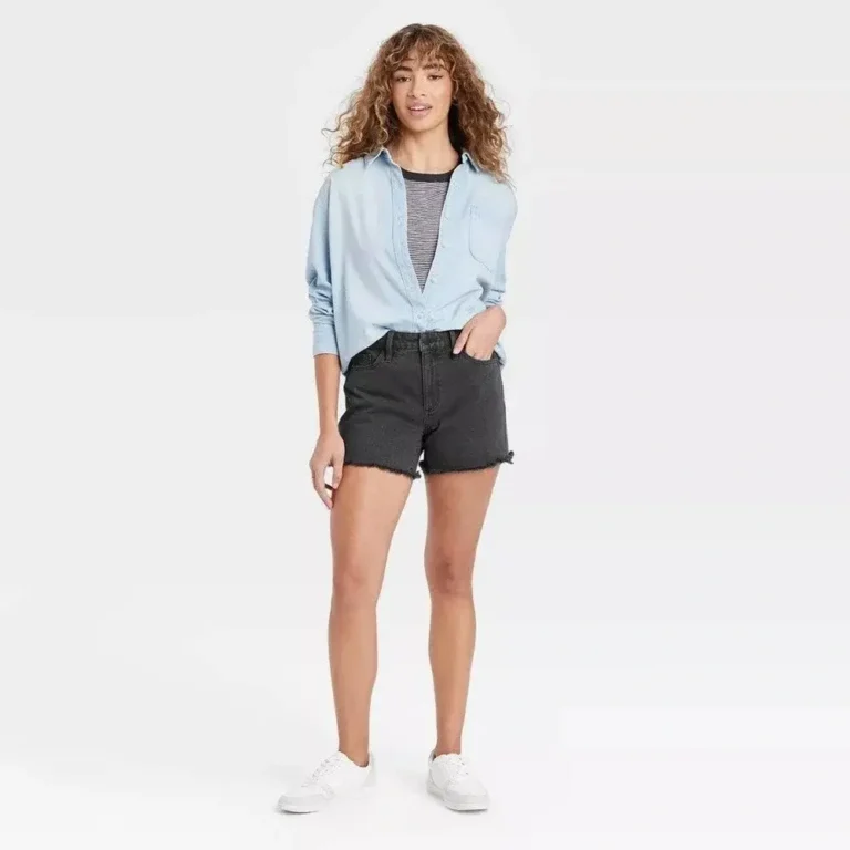 Featured image for Short en jean noir délavé