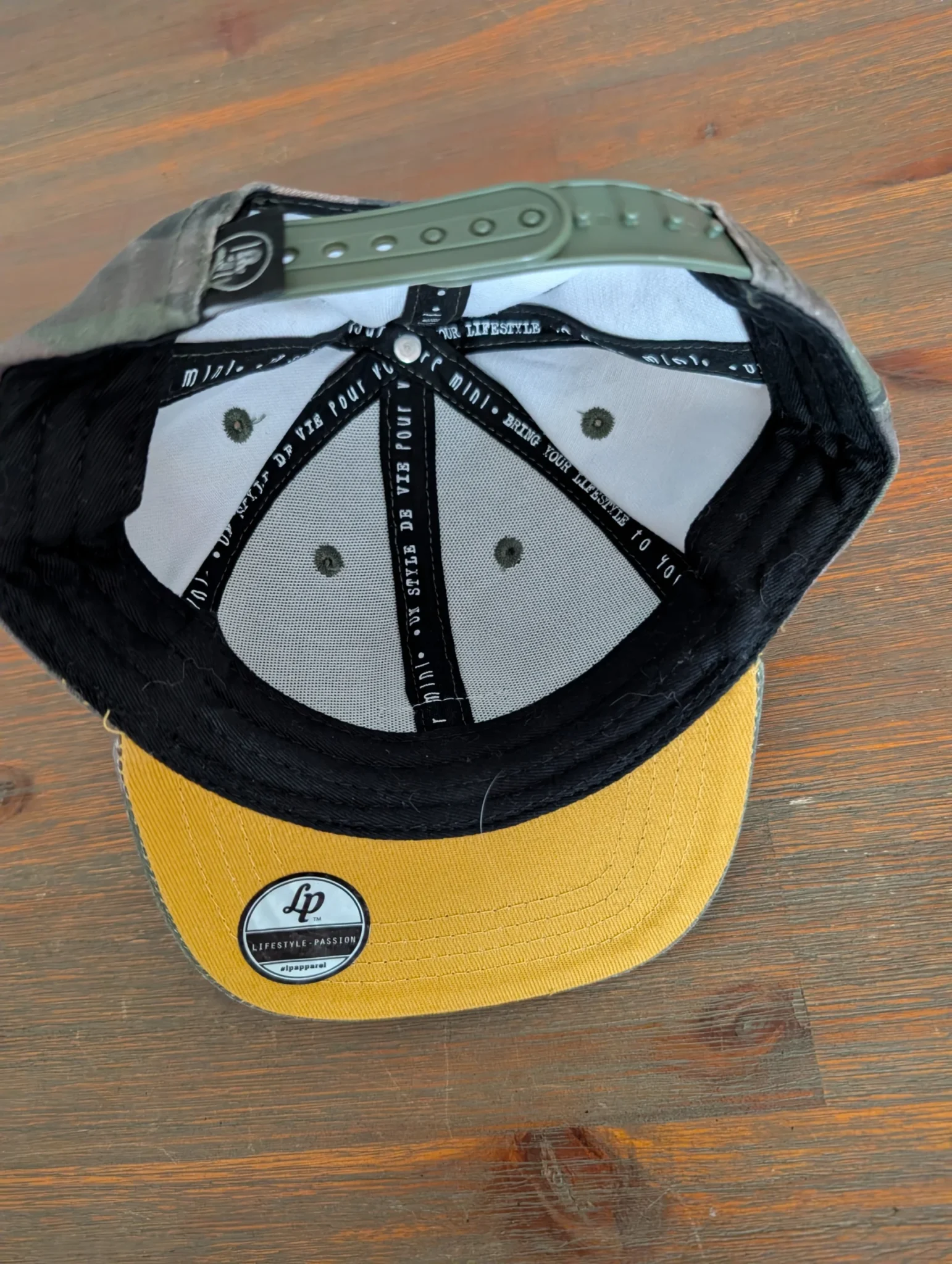 Image for Casquette L and P ;  6-24 mois