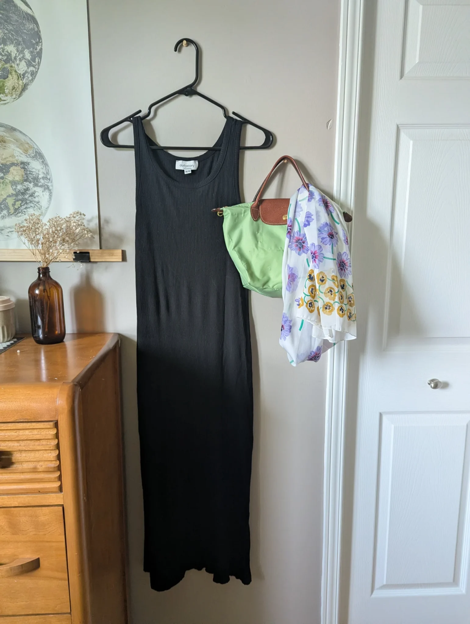 Featured image for Robe Dailystory