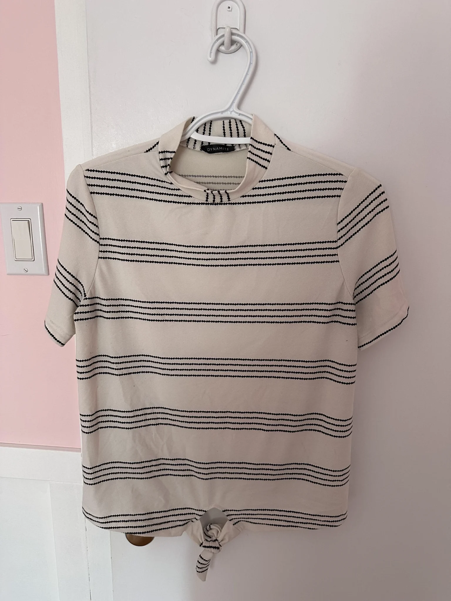 Featured image for Blouse noué à l’avant Dynamite