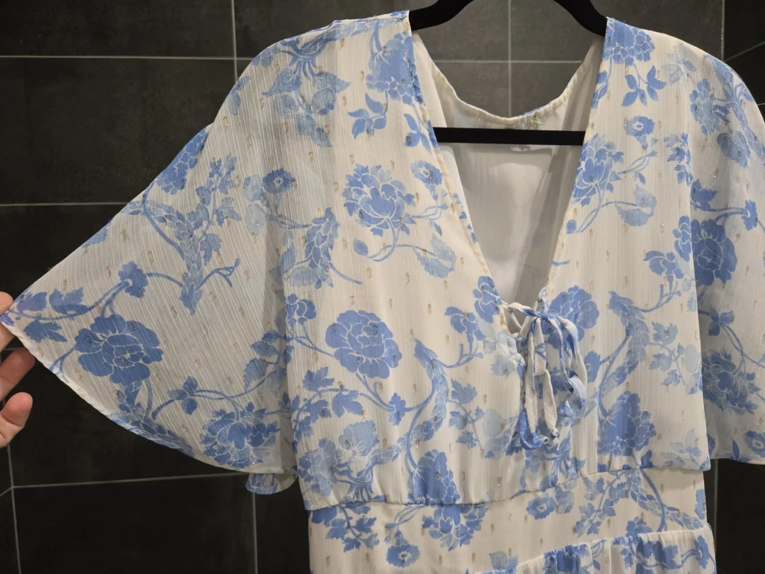 Image for Robe maxi romantique blanches aux fleurs bleues
