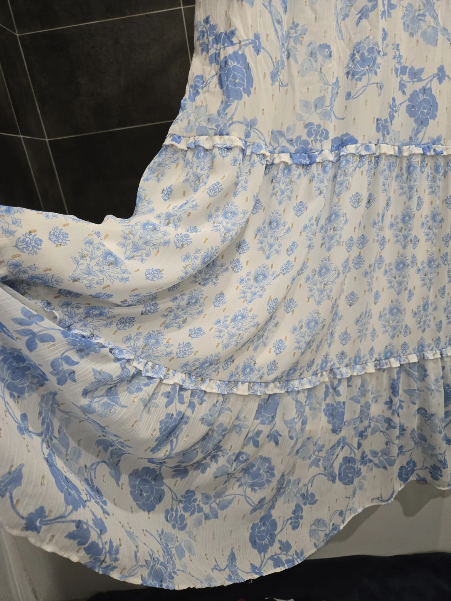 Image for Robe maxi romantique blanches aux fleurs bleues