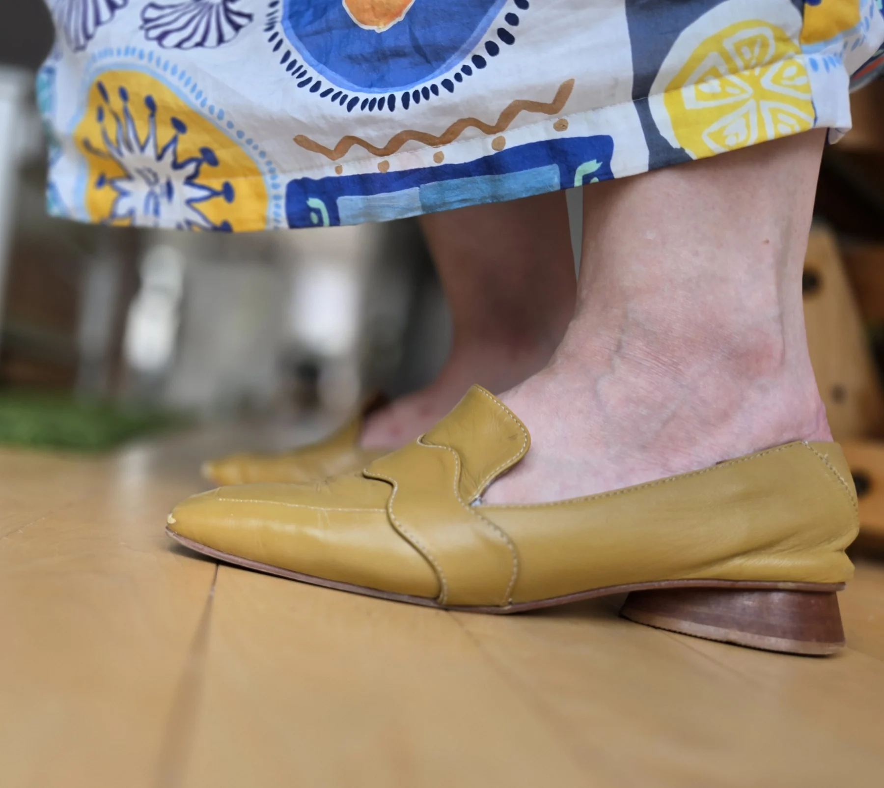 Flâneurs (loafers) en cuir de luxe modèle «Toledo» par Maguire, moutarde Maguire seconde main