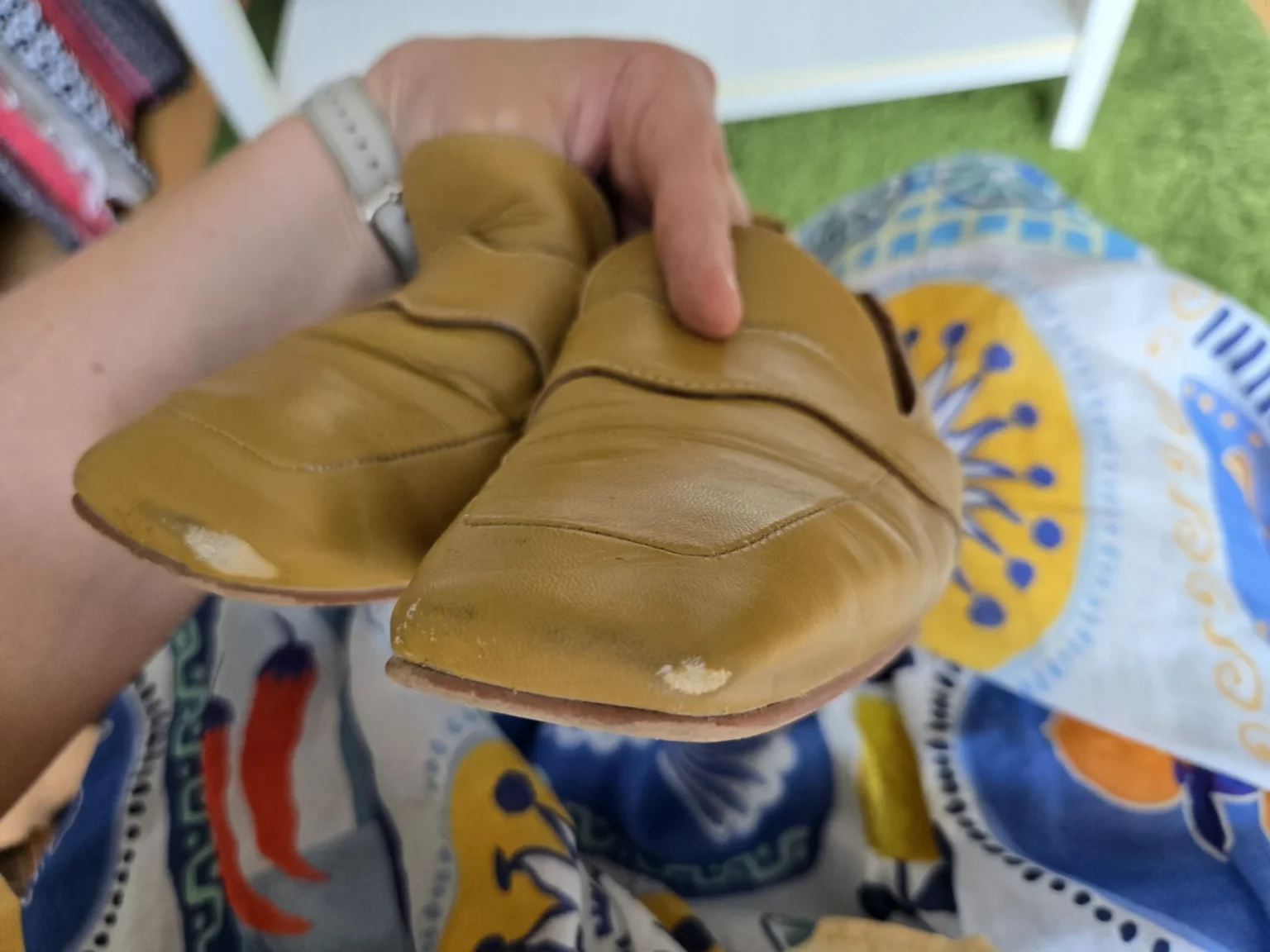 Image for Flâneurs (loafers) en cuir de luxe modèle «Toledo» par Maguire, moutarde