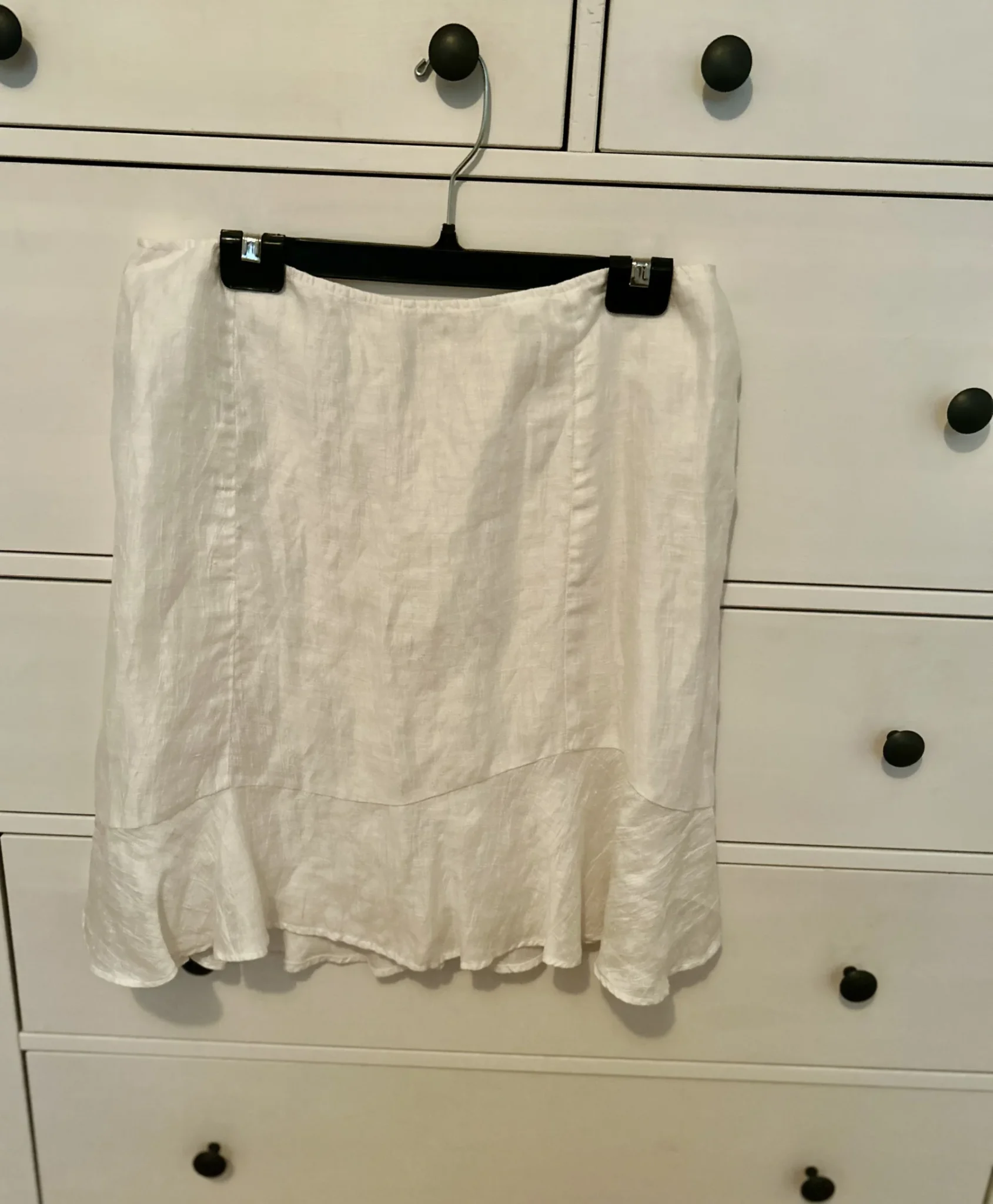 Featured image for Jupe en lin blanc Atelier Isabelle Elie Couture Boutique  (Outremont)