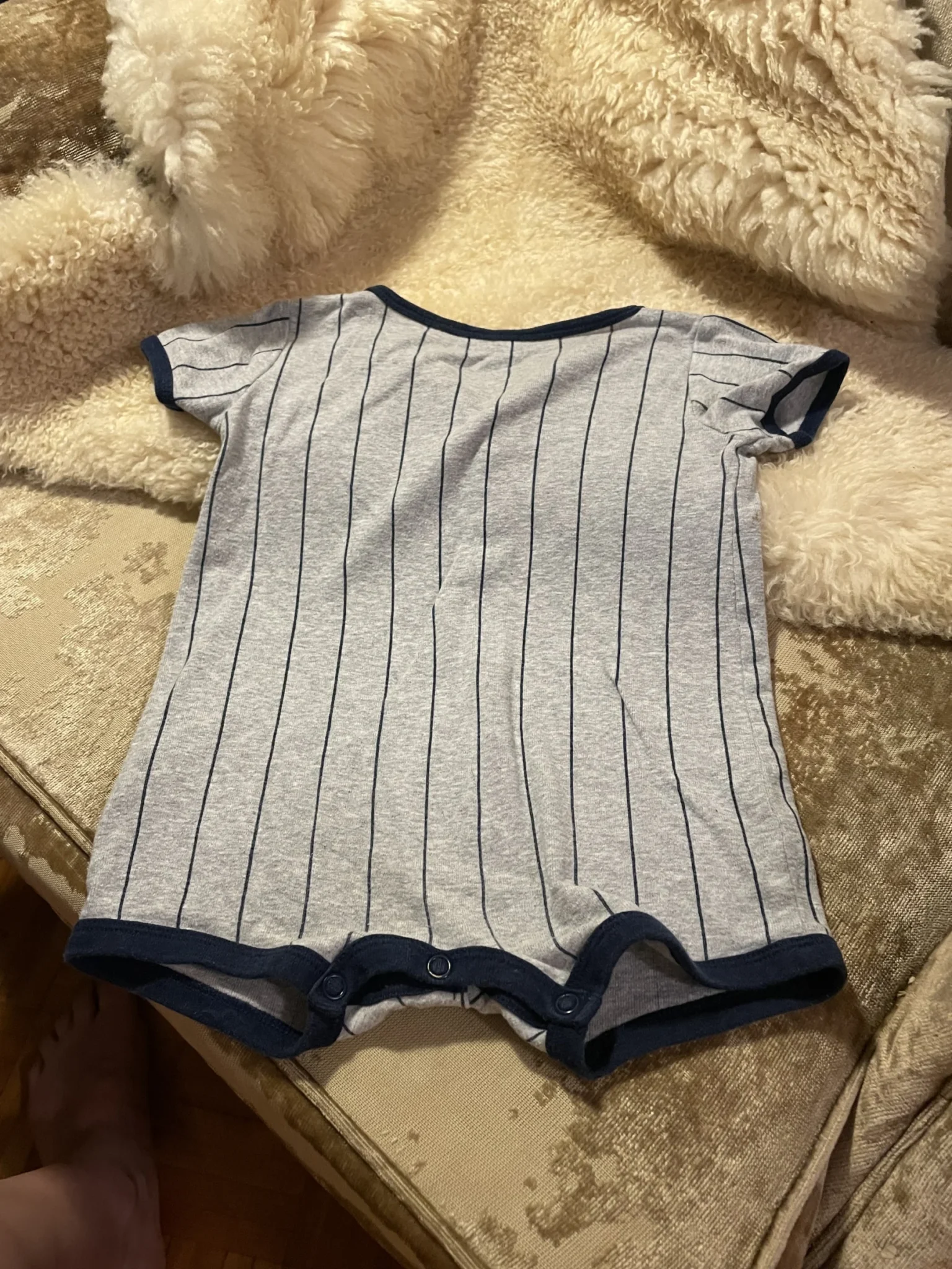 Image for Cache couche imparfait style romper 9 mois