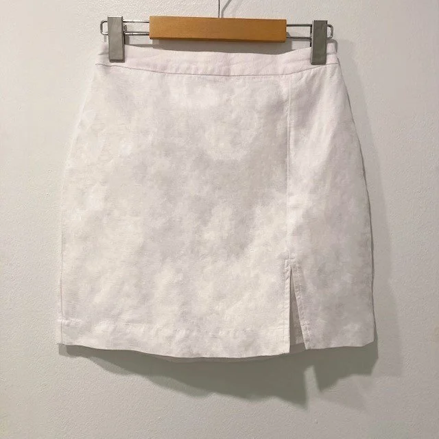 Image for Jupe Courte Blanche en Lin avec Fente Aritzia Wilfred Patio Linen White Mini Skirt with Slit