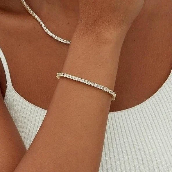 Featured image for Silver Sparkly Cubic Zirconia Gemstone Bracelet - Bracelet Argenté à Zircone Cubique